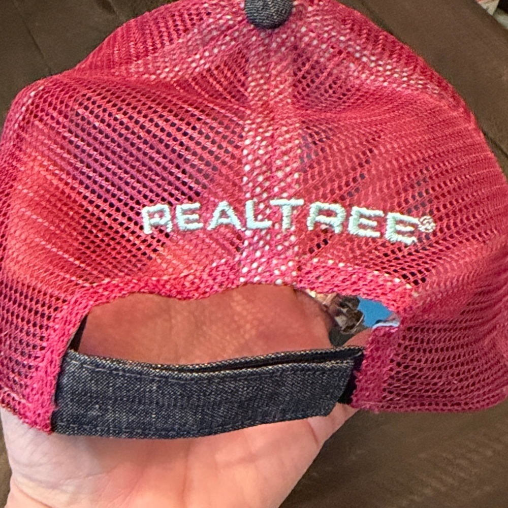 Realtree Pink Mesh Cap - Picture 2 of 5